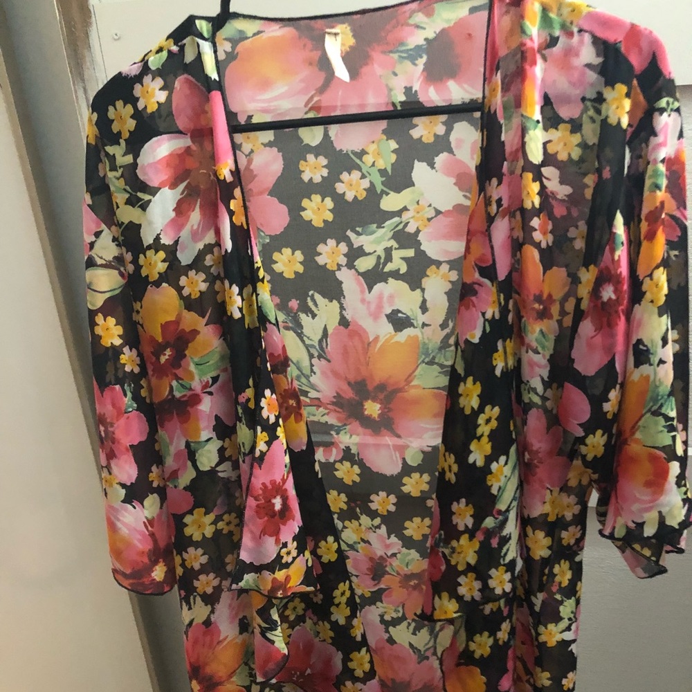 Floral Black Kimono with Floral Pint